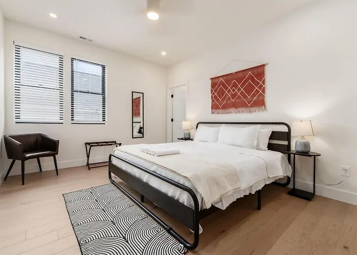 Luxury Escape 4Br 3 Bath Oasis In Historic Old Town