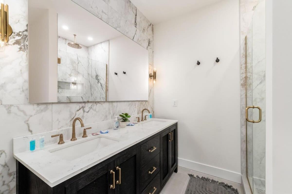 Luxury Escape 4br 3 Bath Oasis In Historic Old Town Columbus