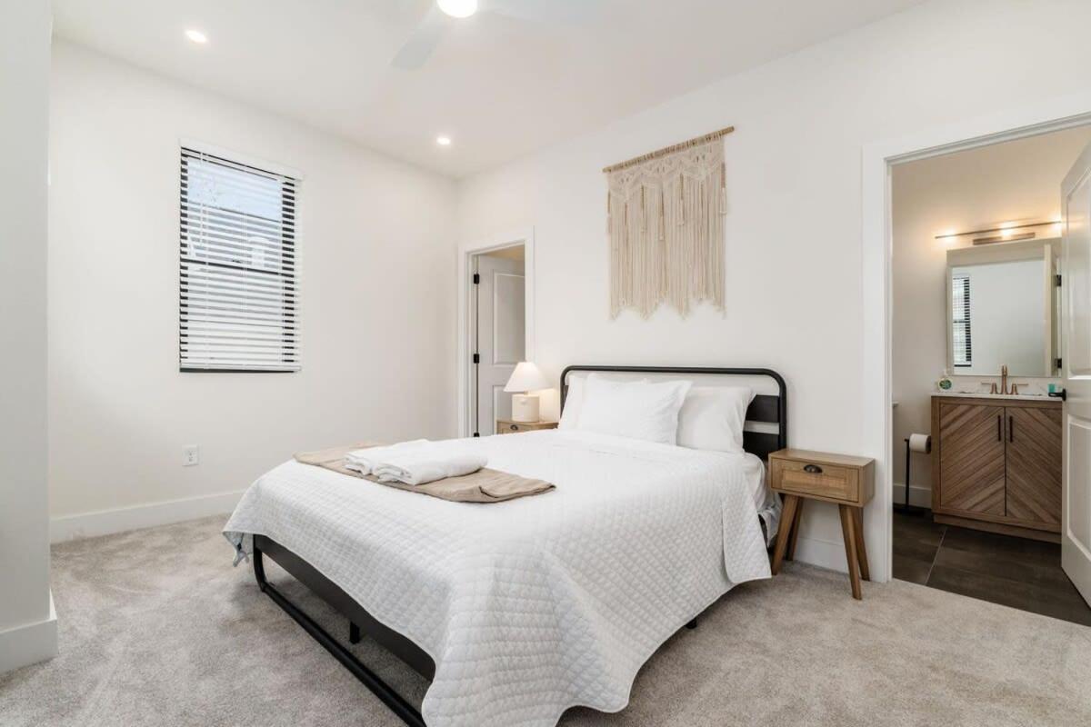 Luxury Escape 4br 3 Bath Oasis In Historic Old Town *