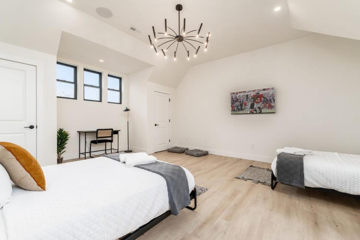 Luxury Escape 4br 3 Bath Oasis In Historic Old Town Apartament